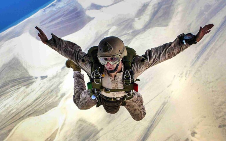 people-sky-jump-airplane-military-high-1081782-pxhere.com